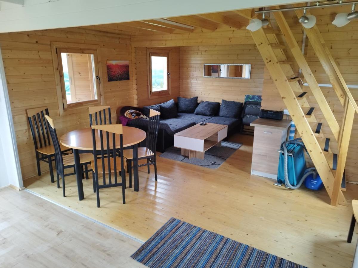 Domek Caloroczny Zastan Eksteriør billede